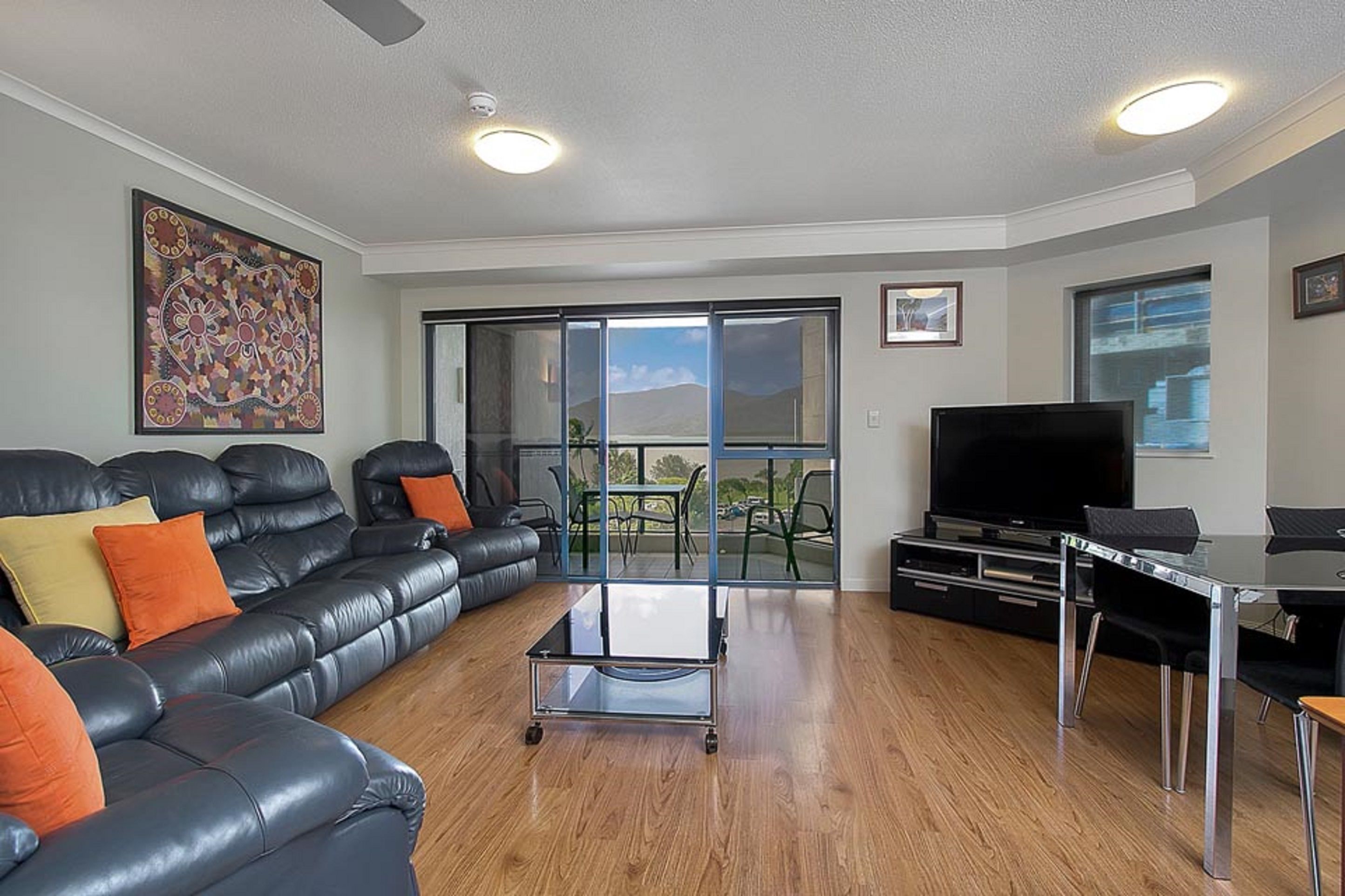 181 The Esplanade — image 10