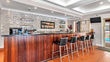 Breakfast, lunch, dinner served; international cuisine, pool views