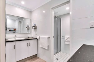 Minibar, caja de seguridad en la habitación y sistema de insonorización