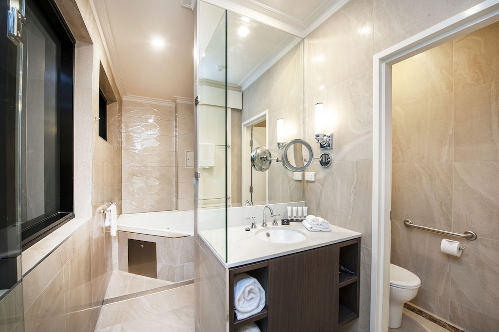 Burke & Wills Hotel by null