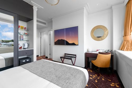 Premium bedding, minibar, in-room safe, desk