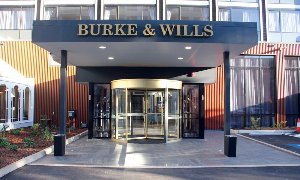 Burke & Wills Hotel by null