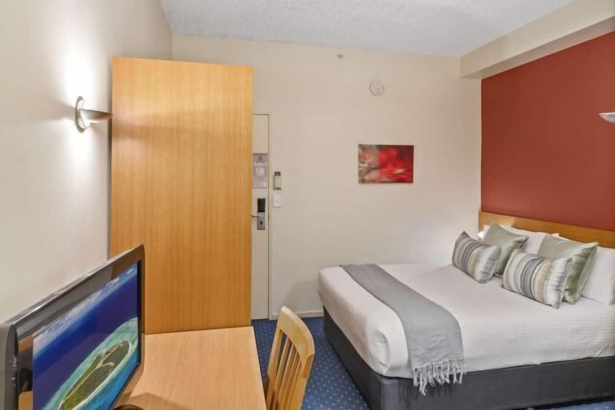 1 Schlafzimmer, Minibar, Schreibtisch, laptopgeeigneter Arbeitsplatz