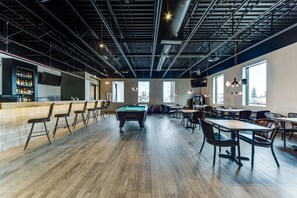Lounge - Heritage Inn Hotel & Convention Centre Saskatoon (Saskatoon)