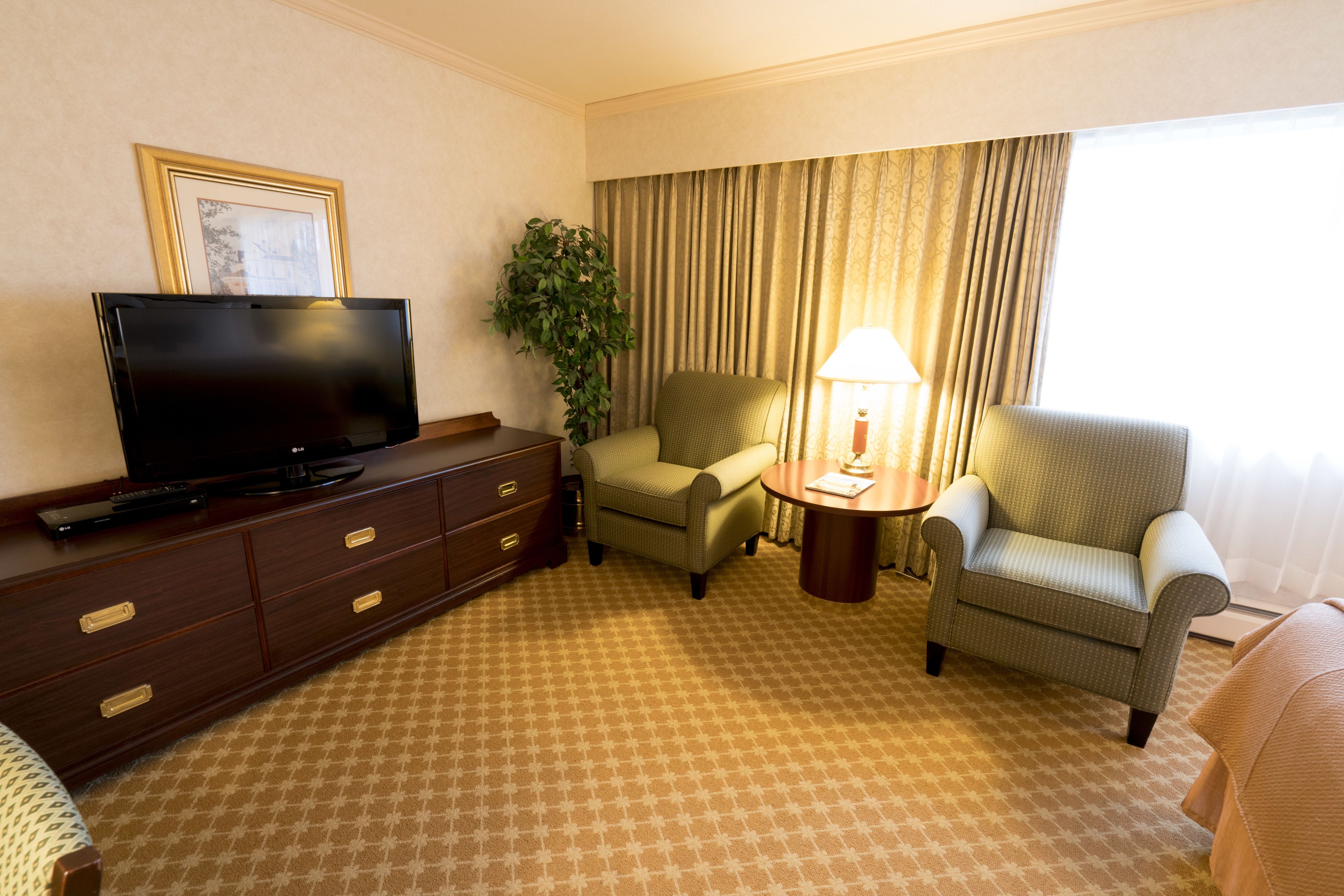 standard room | 1 bedroom, pillow-top beds, in-room safe, blackout curtains