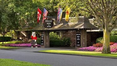 Royal Scot Hotel & Suites