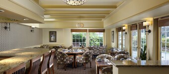 Royal Scot Hotel & Suites, Trademark Collection by Wyndham