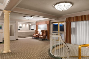 Lobby - Royal Scot Hotel & Suites, Trademark Collection by Wyndham (Victoria)