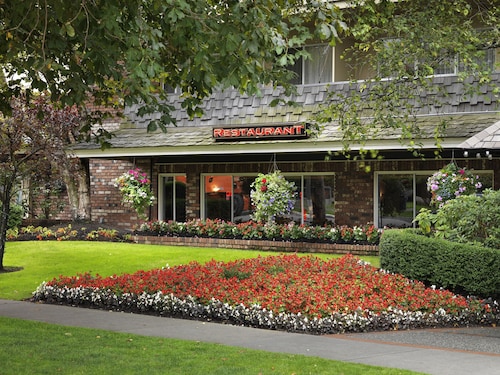 Royal Scot Hotel & Suites, Trademark Collection by Wyndham