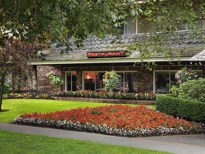 Royal Scot Hotel & Suites, Trademark Collection by Wyndham