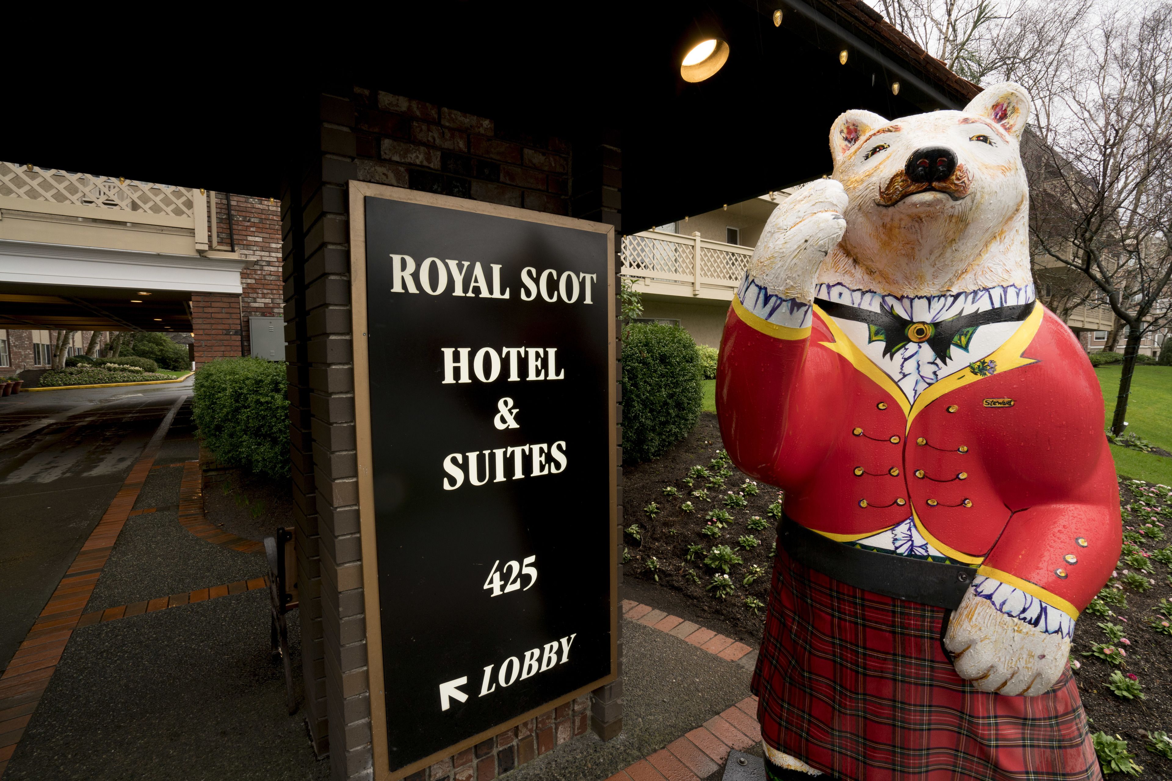 Photo - Royal Scot Hotel & Suites