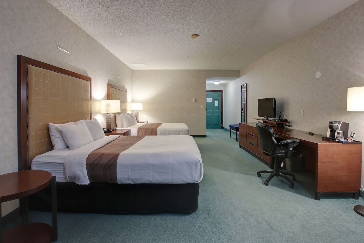 Individually decorated, iron/ironing board, free WiFi, bed sheets