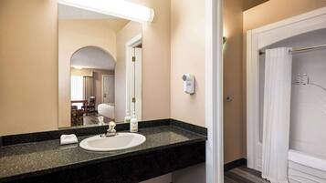 Room, 2 Queen Beds, Non Smoking | Bathroom