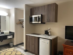 Room, 2 Queen Beds, Non Smoking (Kitchenette) | Iron/ironing board, free WiFi - Baymont by Wyndham Hinton (Hinton)