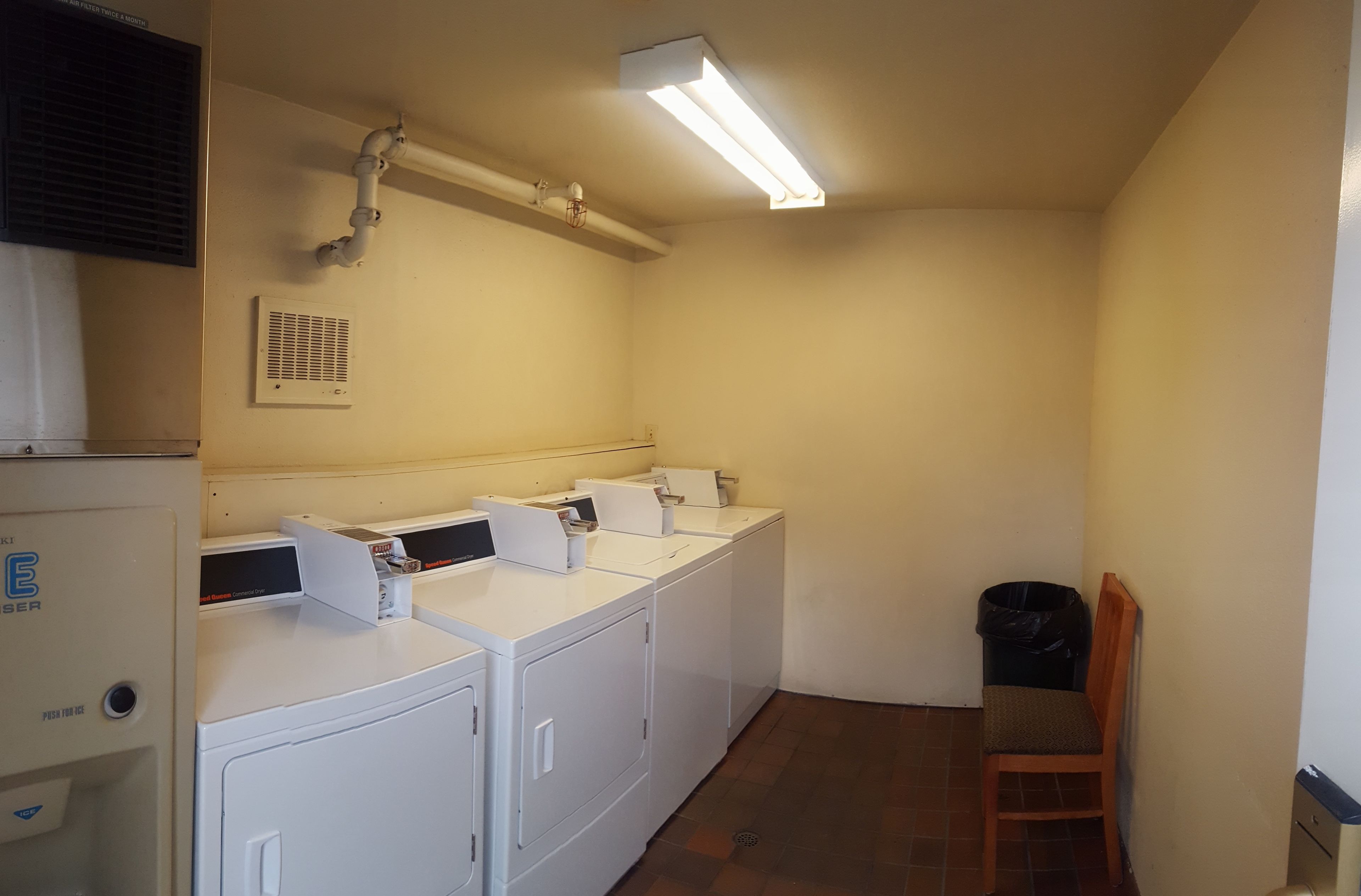 Photo - Econo Lodge Inn & Suites