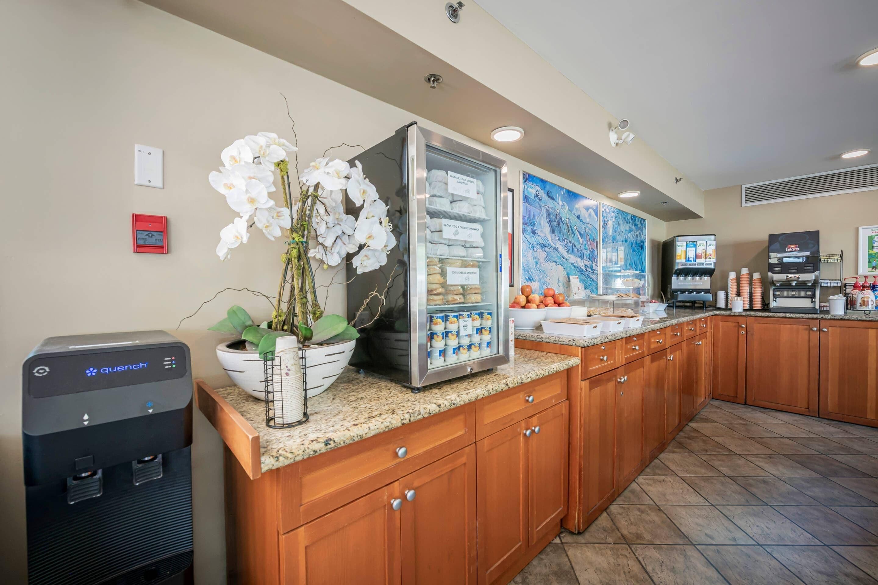 Photo - Econo Lodge Inn & Suites