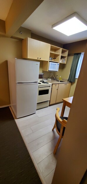 Rum - 1 kingsize-säng - icke-rökare (Efficiency) | Eget kök