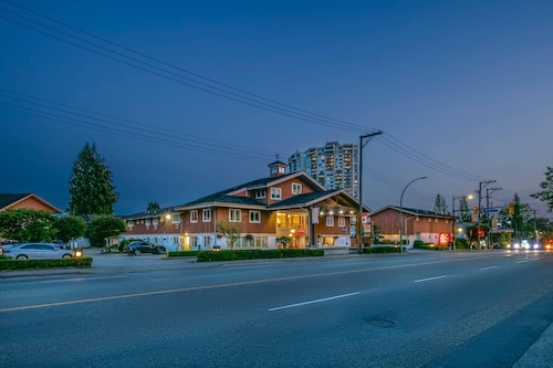Econo Lodge Inn & Suites