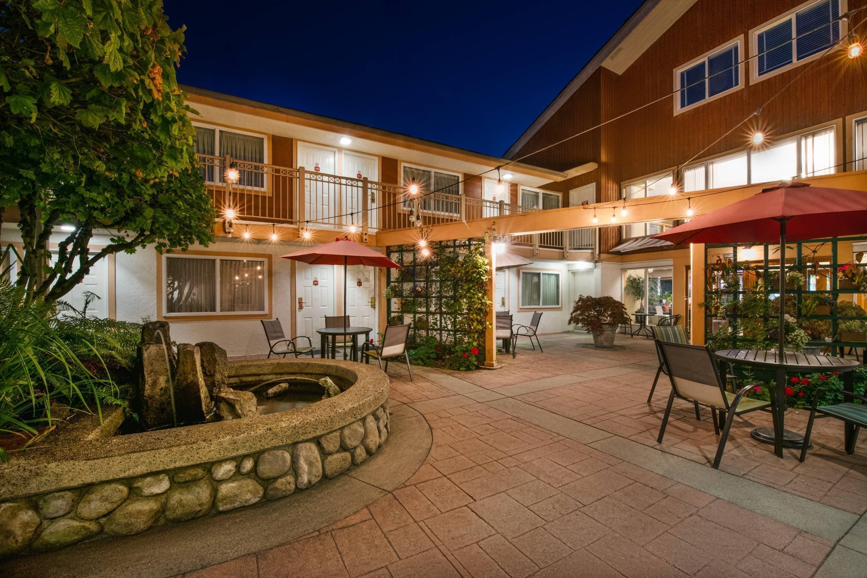 Photo - Econo Lodge Inn & Suites