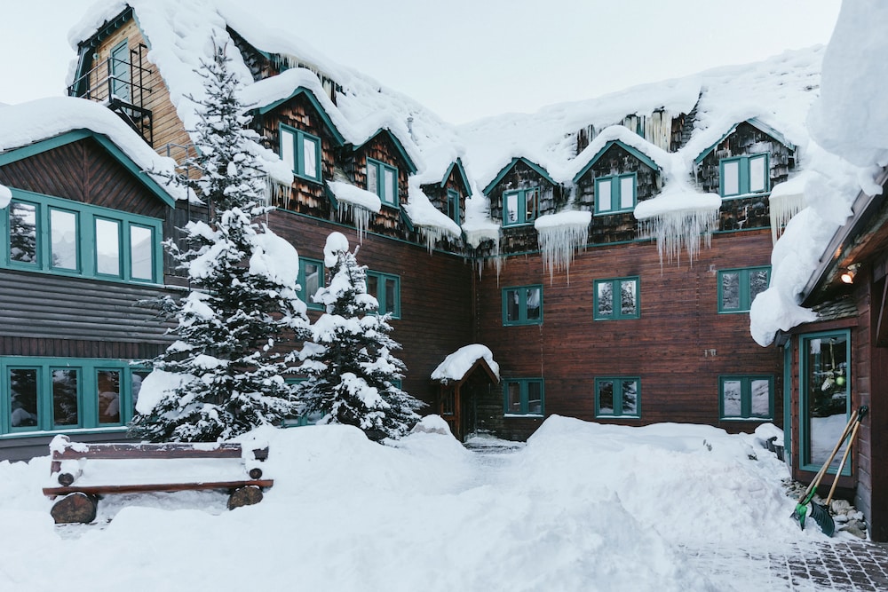 Deer Lodge by null