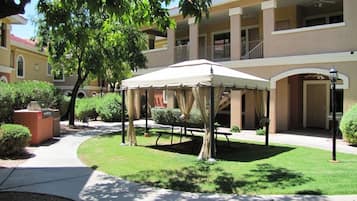 Kawasan BBQ/berkelah