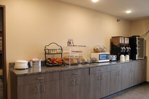 Free daily self-service breakfast - New Victorian Suites (Lincoln)