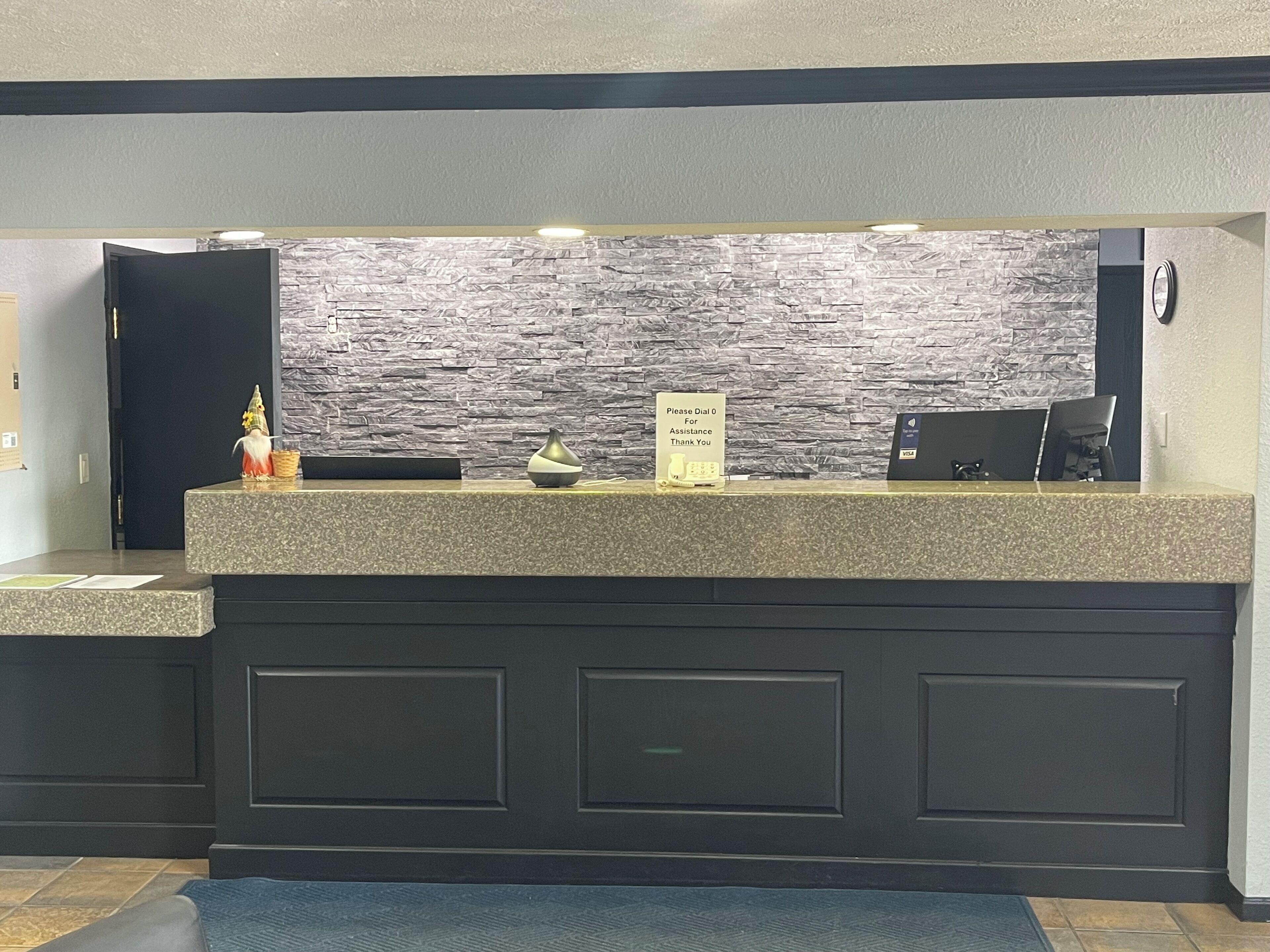 ฝ่ายต้อนรับ