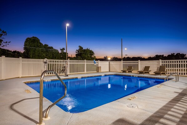 Seasonal outdoor pool
