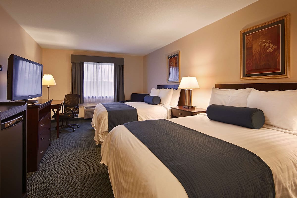 standard room, 2 queen beds, non smoking | desk, iron/ironing board, free wifi, bed sheets