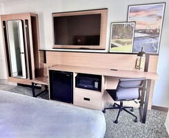 Habitación, 1 cama de matrimonio grande, no fumadores | Escritorio, cortinas opacas, tabla de planchar con plancha