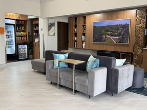 Lobby - Wingate by Wyndham Myrtle Beach At Outlets (Myrtle Beach)