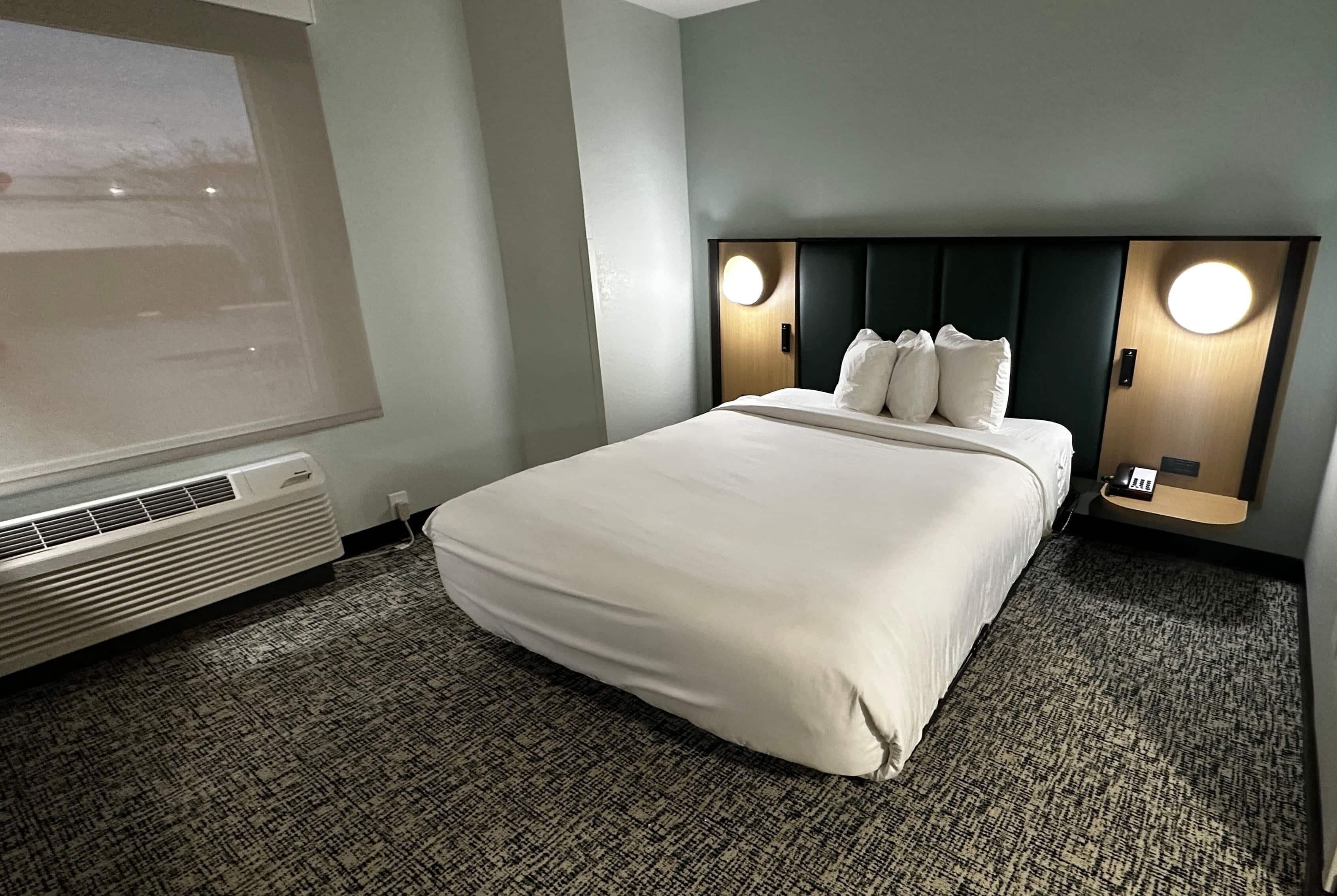 Room, 1 Queen Bed, Hearing Accessible, Non Smoking (Mobility/hearing, Roll-in Shower) | Desk, blackout drapes, iron/ironing board, free cribs/infant beds