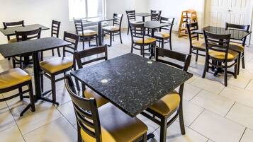 Desayuno buffet incluido todos los días