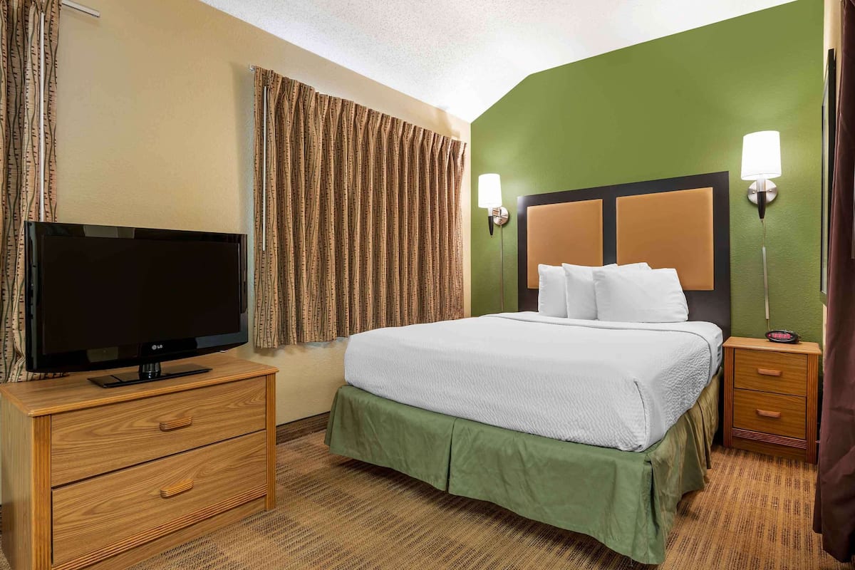 Studio Deluks, 1 Tempat Tidur Queen dengan tempat tidur Sofa, Bebas Asap Rokok | Meja kerja, setrika/meja setrika, dan Wi-Fi gratis