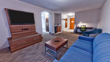 Suite, 1 King Bed, Jetted Tub | Hypo-allergenic bedding, in-room safe, desk, iron/ironing board