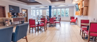 Holiday Inn Express Hotel & Suites Goshen by IHG