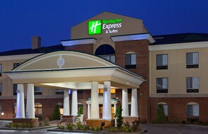 Exterior - Holiday Inn Express Hotel & Suites Goshen by IHG (Goshen)