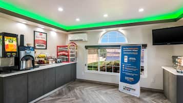 Free daily continental breakfast