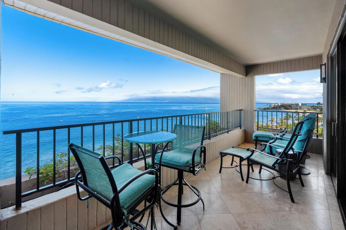 Condo (2 Bedrooms) | Front of property