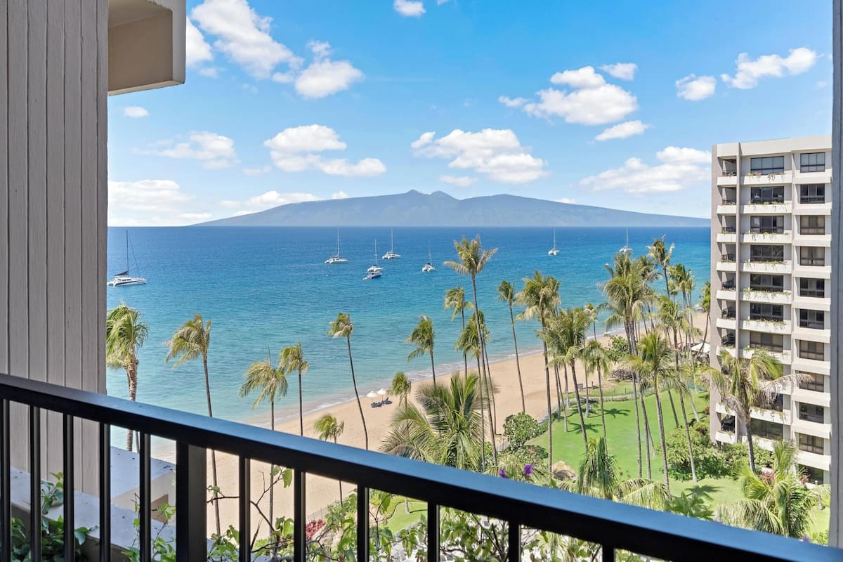 Condo, 2 Bedrooms, Ocean View (391) | Front of property