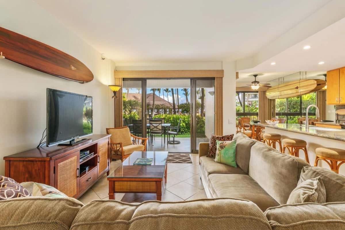 Condo, 2 Bedrooms, Ocean View (414) | Front of property