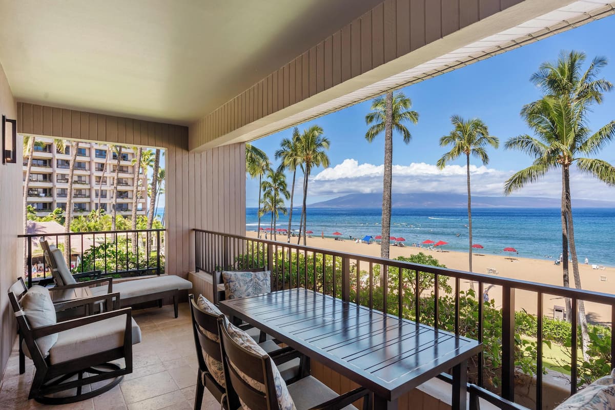 Condo (2 Bedrooms) | Front of property