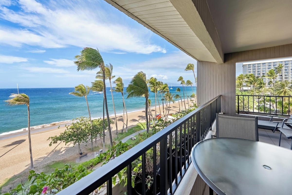 Condo (2 Bedrooms) | Front of property