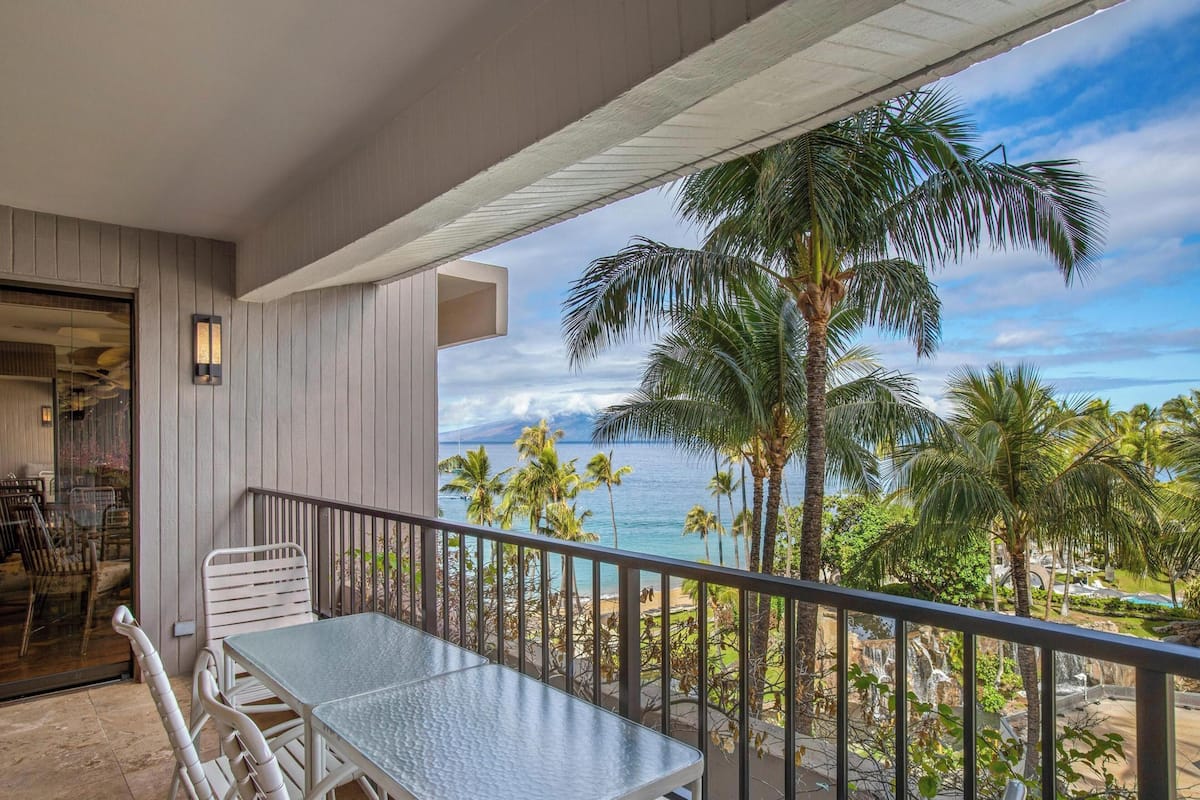 Condo, 3 Bedrooms (163) | Front of property