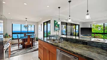 Condo, 2 Bedrooms (135) | Property amenity