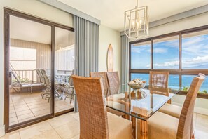 Condo, 1 quarto, vista para o oceano | Opções para refeição no quarto