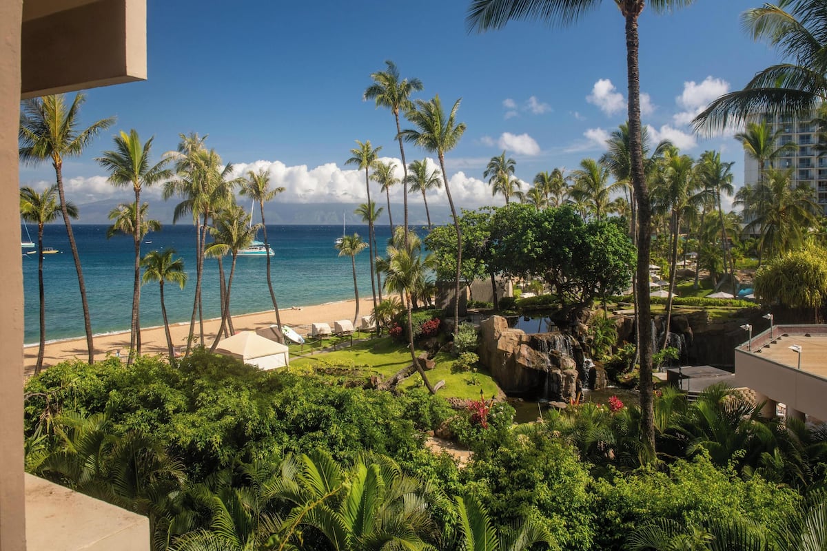 Condo (3 Bedrooms) | Front of property