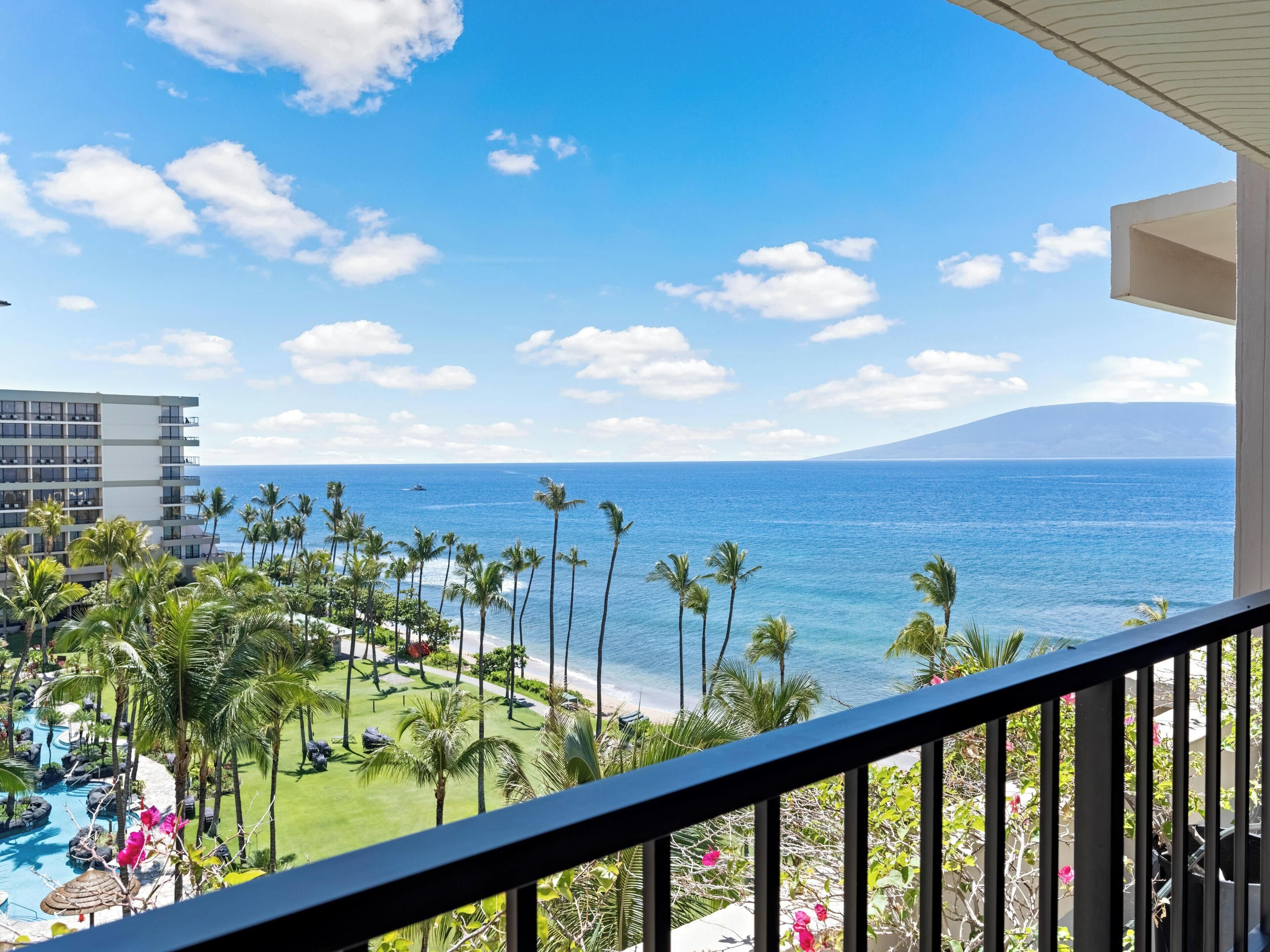 Condo, 2 Bedrooms, Ocean View (384) | Front of property