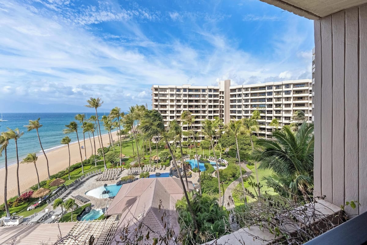 Condo, 2 Bedrooms, Ocean View (373) | Front of property
