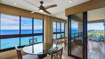 Condo (2 Bedrooms) | Property amenity